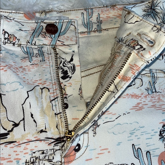 🆕 Wrangler Cowboy Short High Rise Size 26 Desert Inspired Print Cotton - Picture 9 of 13